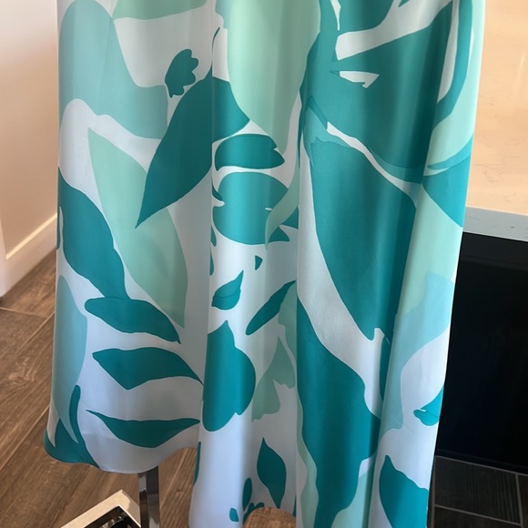 Tahari summer dress - Picture 2 of 3